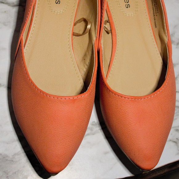 FLATS - Picture 2 of 5